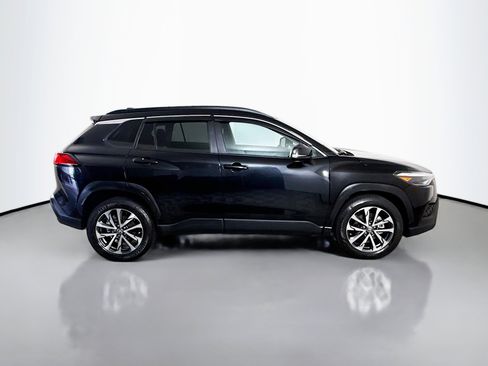 Used 2022 Toyota Corolla Cross XLE AWD/4WD image 11