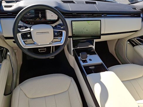 New 2026 Land Rover Range Rover SE image 11