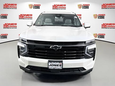 Used 2025 Chevrolet Suburban RST w/ Comfort Package AWD/4WD image 14