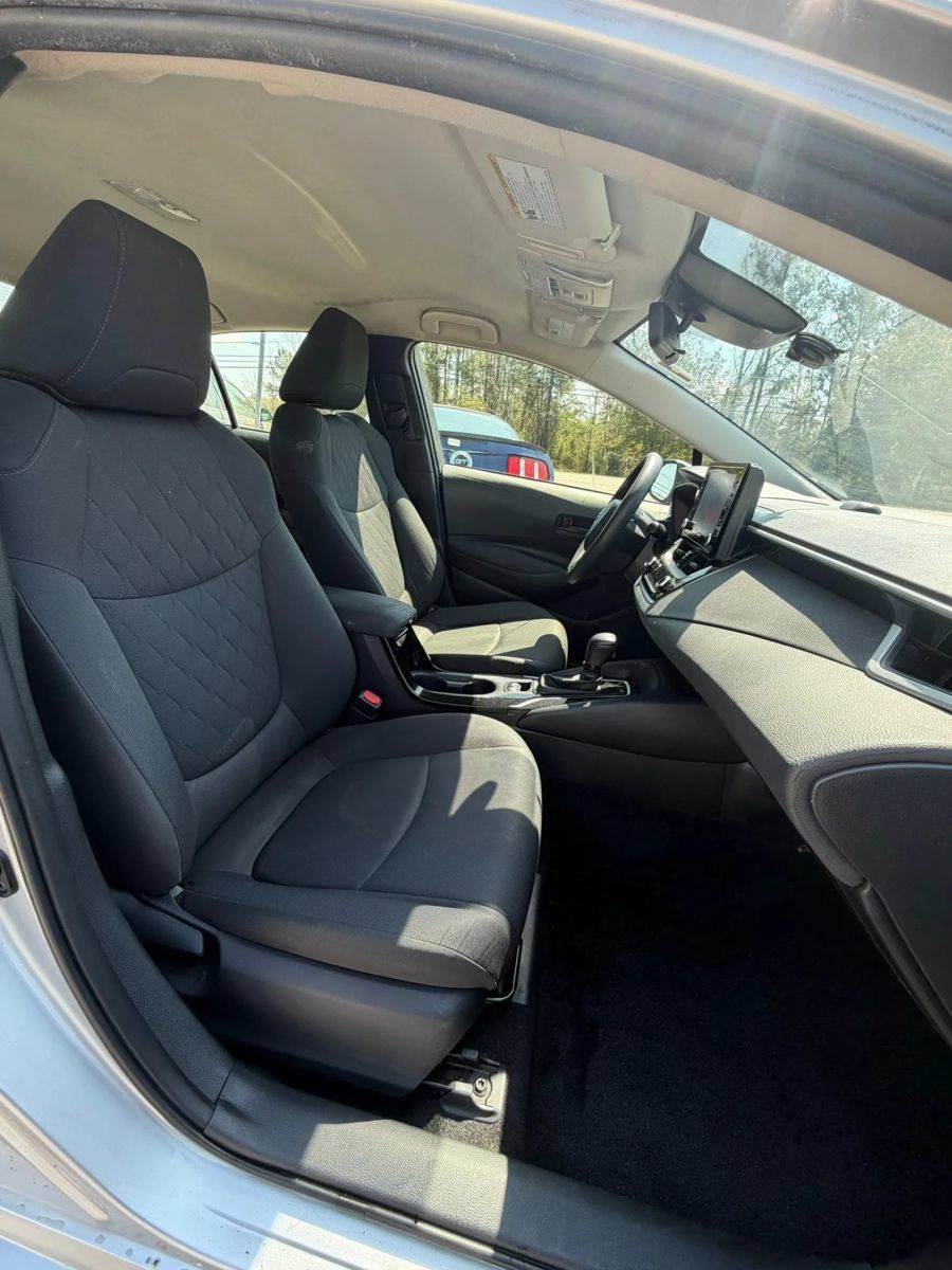 Used 2022 Toyota Corolla LE FWD image 15