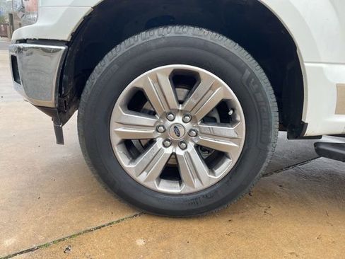 Used 2018 Ford F150 XLT w/ Equipment Group 302A Luxury image 4