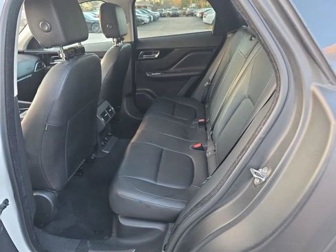 Used 2019 Jaguar F-PACE Premium image 4