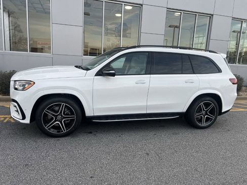 Certified 2025 Mercedes-Benz GLS 450 4MATIC image 3