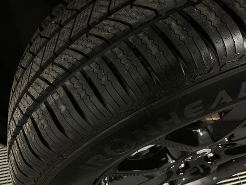 Used 2022 Chrysler Pacifica Touring-L image 47