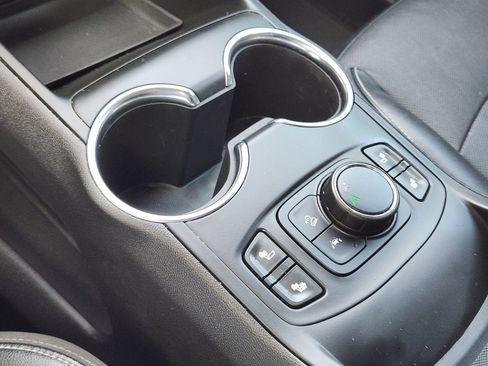 Used 2022 GMC Terrain SLT FWD image 19