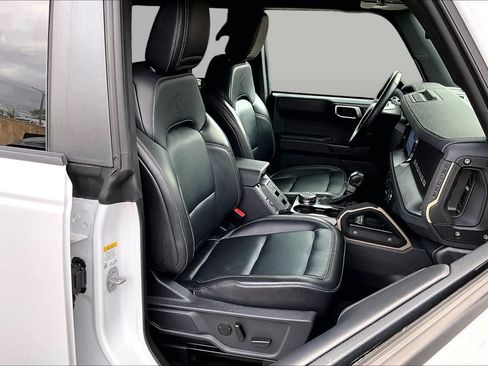 Used 2025 Ford Bronco Badlands AWD/4WD image 11