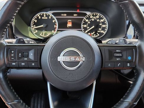 Used 2023 Nissan Pathfinder SL AWD/4WD image 11