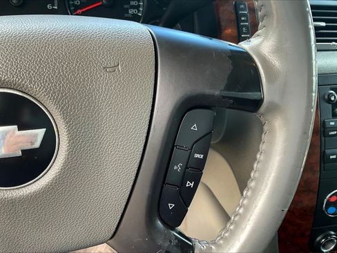 Used 2008 Chevrolet Suburban LT w/ LT Preferred Equipment Group AWD/4WD image 12