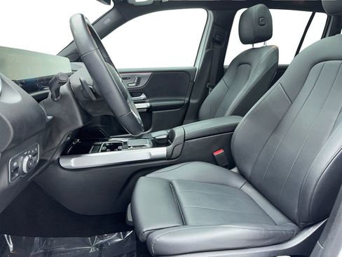 Used 2023 Mercedes-Benz GLB 250 w/ Premium Package image 35