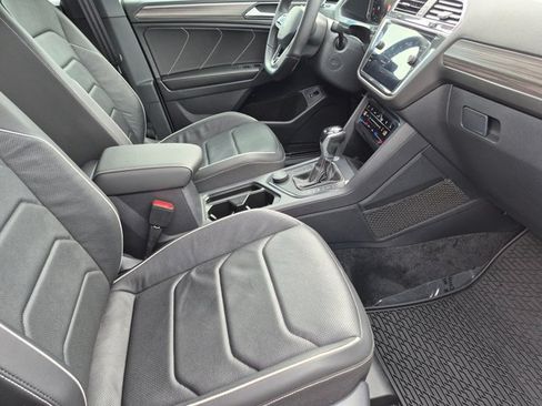 Used 2023 Volkswagen Tiguan SEL R-Line AWD/4WD image 19