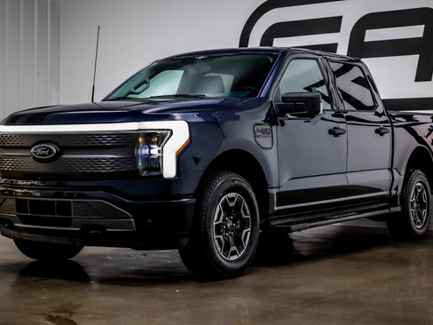 Used 2023 Ford F150 Lightning XLT image 34