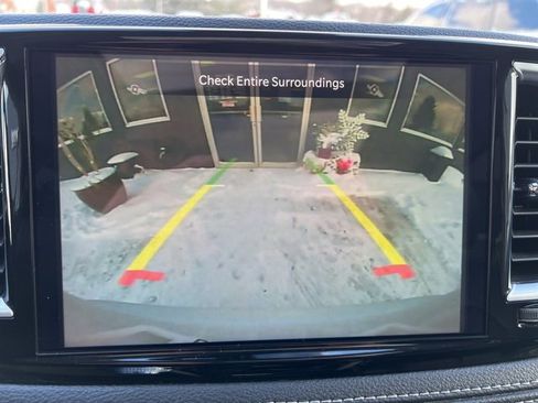 Certified 2024 Chrysler Pacifica Limited image 30