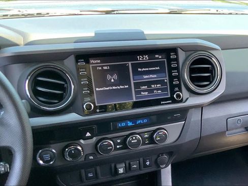 Used 2021 Toyota Tacoma TRD Off-Road AWD/4WD image 7