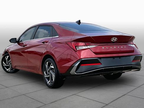 Used 2024 Hyundai Elantra SEL w/ Convenience Package FWD image 10