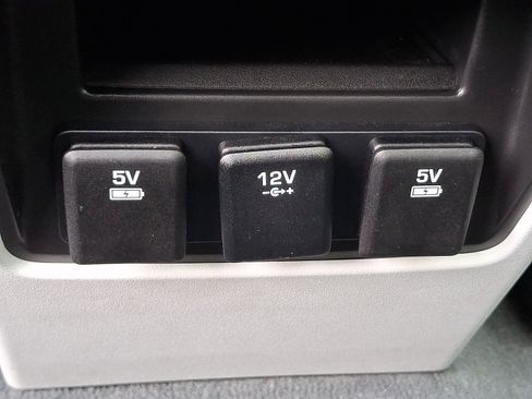 Used 2017 Land Rover Discovery Sport HSE image 11