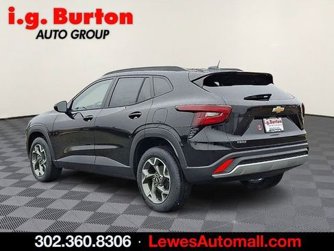 New 2026 Chevrolet Trax LT w/ Driver Confidence Package image 3