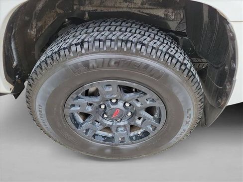 Used 2019 Toyota 4Runner TRD Off-Road Premium AWD/4WD image 13