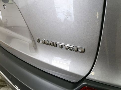 Used 2019 Jeep Cherokee Limited AWD/4WD image 11