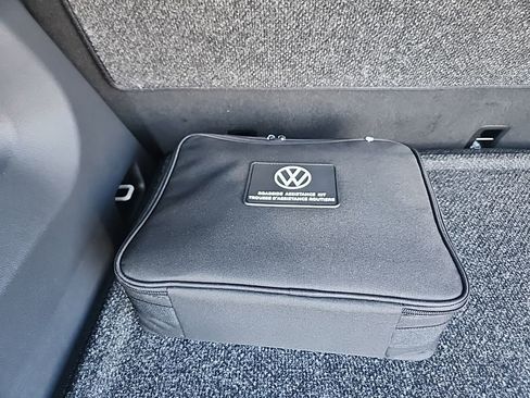 Used 2024 Volkswagen Atlas Cross Sport SEL image 10