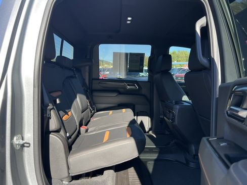 Used 2024 GMC Sierra 2500 AT4 w/ AT4 Preferred Package image 15