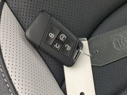 New 2025 Volkswagen Taos SEL image 35