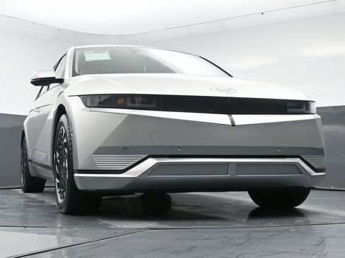 Used 2023 Hyundai Ioniq 5 Limited image 51