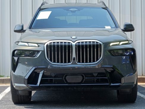 Used 2023 BMW X7 xDrive40i w/ M Sport Package AWD/4WD image 7