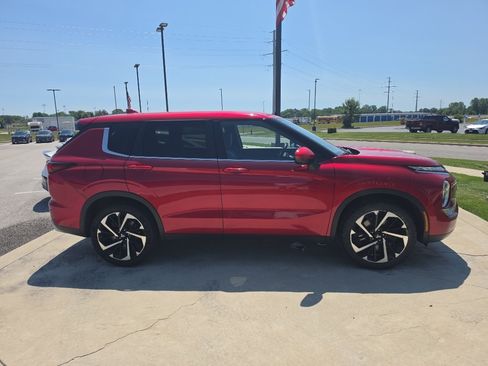 Used 2024 Mitsubishi Outlander SE AWD/4WD image 4