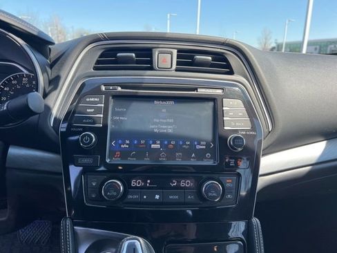 Used 2016 Nissan Maxima 3.5 SL w/ Interior Lighting Package image 17