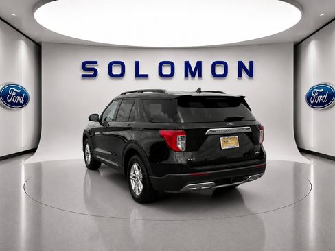 Certified 2022 Ford Explorer XLT w/ Equipment Group 202A AWD/4WD image 7