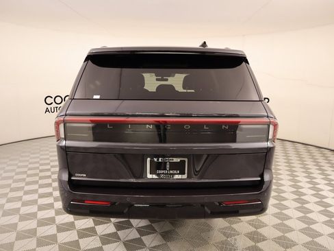 New 2025 Lincoln Navigator Reserve w/ Jet Appearance Package image 23