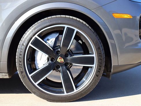 Used 2020 Porsche Cayenne Turbo image 66