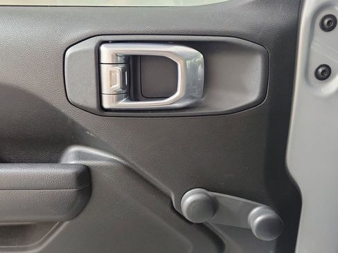 Used 2024 Jeep Wrangler Sport image 19