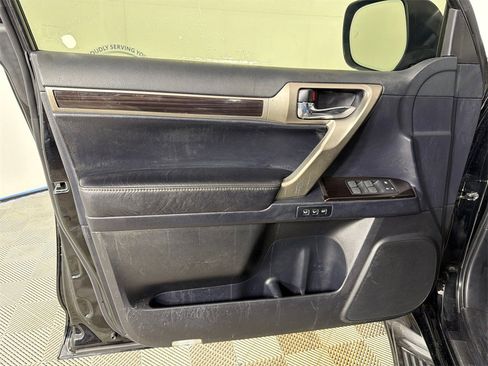 Used 2017 Lexus GX 460 w/ Navigation Package image 11