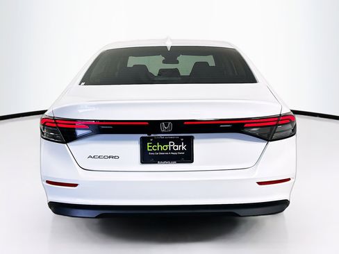 Used 2025 Honda Accord LX image 7