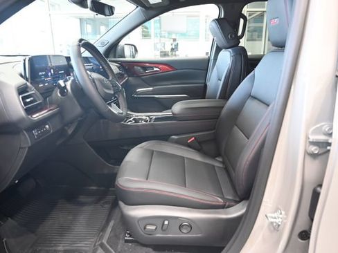 New 2026 Chevrolet Traverse Z71 w/ Enhanced Driving Package AWD/4WD image 9