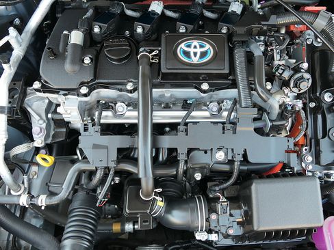 Used 2024 Toyota Corolla SE w/ SE Package FWD image 28