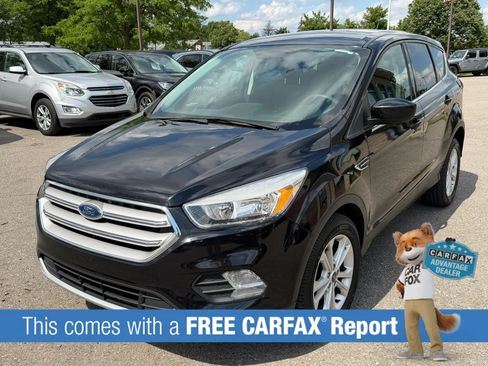 Used 2019 Ford Escape SE FWD image 1