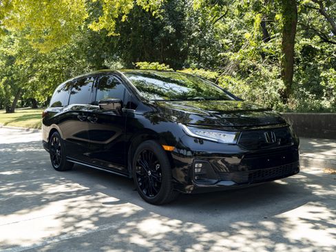 Used 2025 Honda Odyssey Sport-L image 2