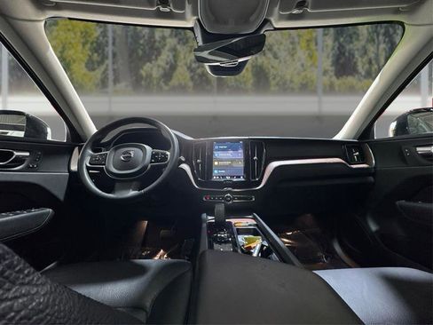 Used 2023 Volvo XC60 T8 Plus image 23