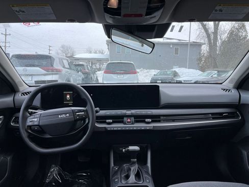 Used 2025 Kia K4 LXS image 33
