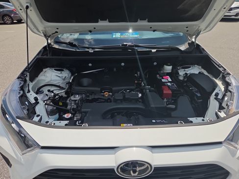 Used 2022 Toyota RAV4 LE FWD image 20