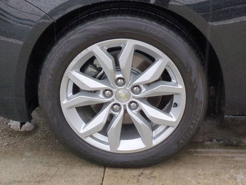 Used 2017 Chevrolet Impala LT image 13