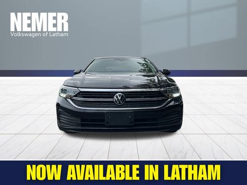 Used 2024 Volkswagen Jetta SE FWD image 6