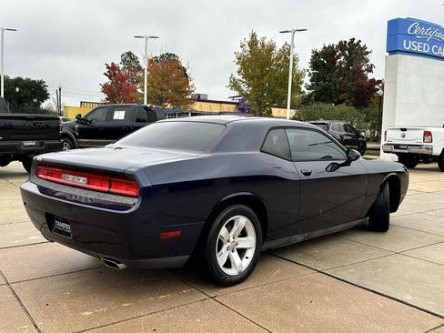 Used 2013 Dodge Challenger SXT image 22