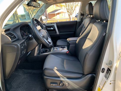 Used 2022 Toyota 4Runner SR5 Premium image 19