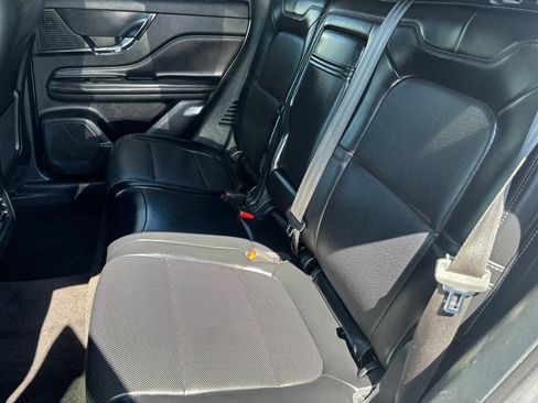 Used 2020 Lincoln Corsair AWD w/ Premium Package image 11