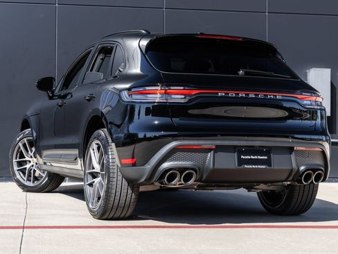 Certified 2026 Porsche Macan AWD/4WD image 3