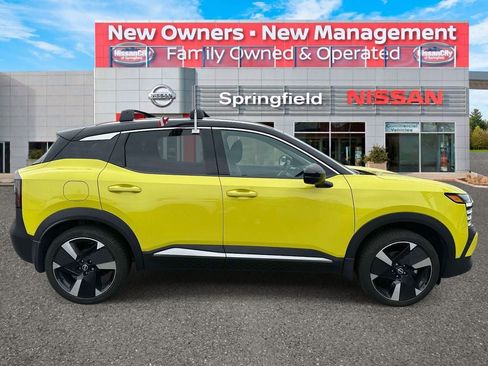Used 2025 Nissan Kicks SR w/ Interior Electronics Package AWD/4WD image 4