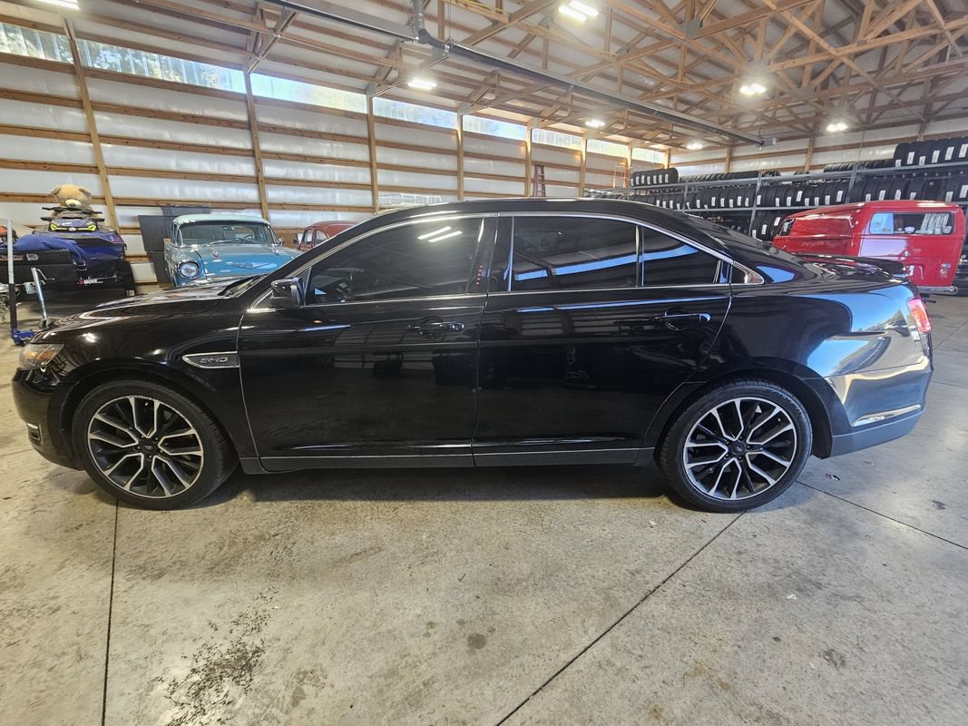 Used 2017 Ford Taurus SHO AWD/4WD image 5